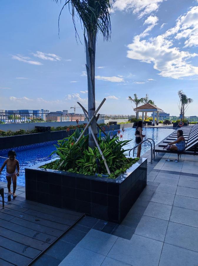 Schoenes Apartment Mit Pool-Nutzung Manila Exteriör bild
