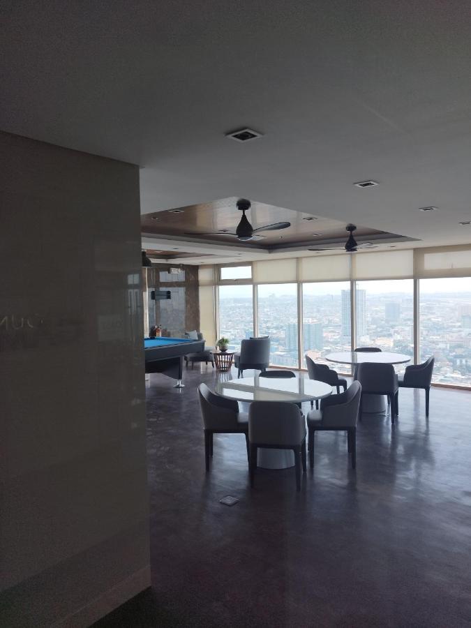 Schoenes Apartment Mit Pool-Nutzung Manila Exteriör bild